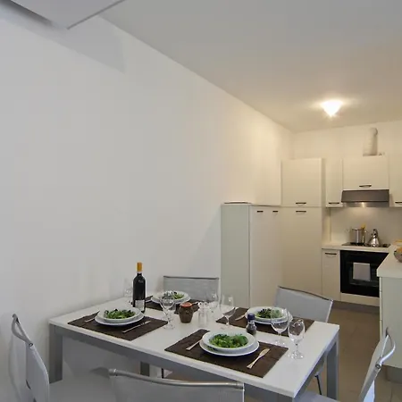 Sleeps 4 Pool Air Con T421367